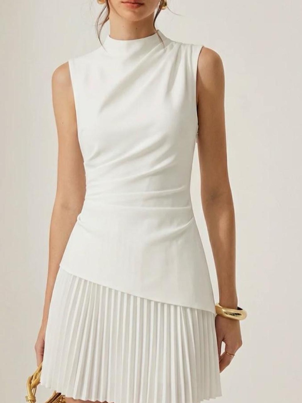 COMMENSE High-Neck White Mini Dress with Asymmetric Pleated Skirt